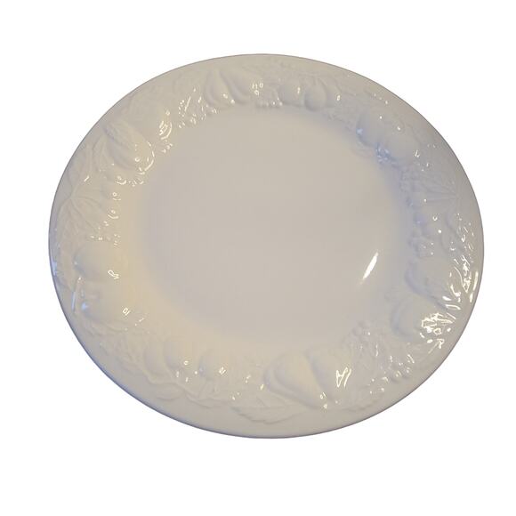 Tabletops Unlimited Nature White Dinner Plates Raised Fruit Designs Set of 3 - Picture 2 of 7